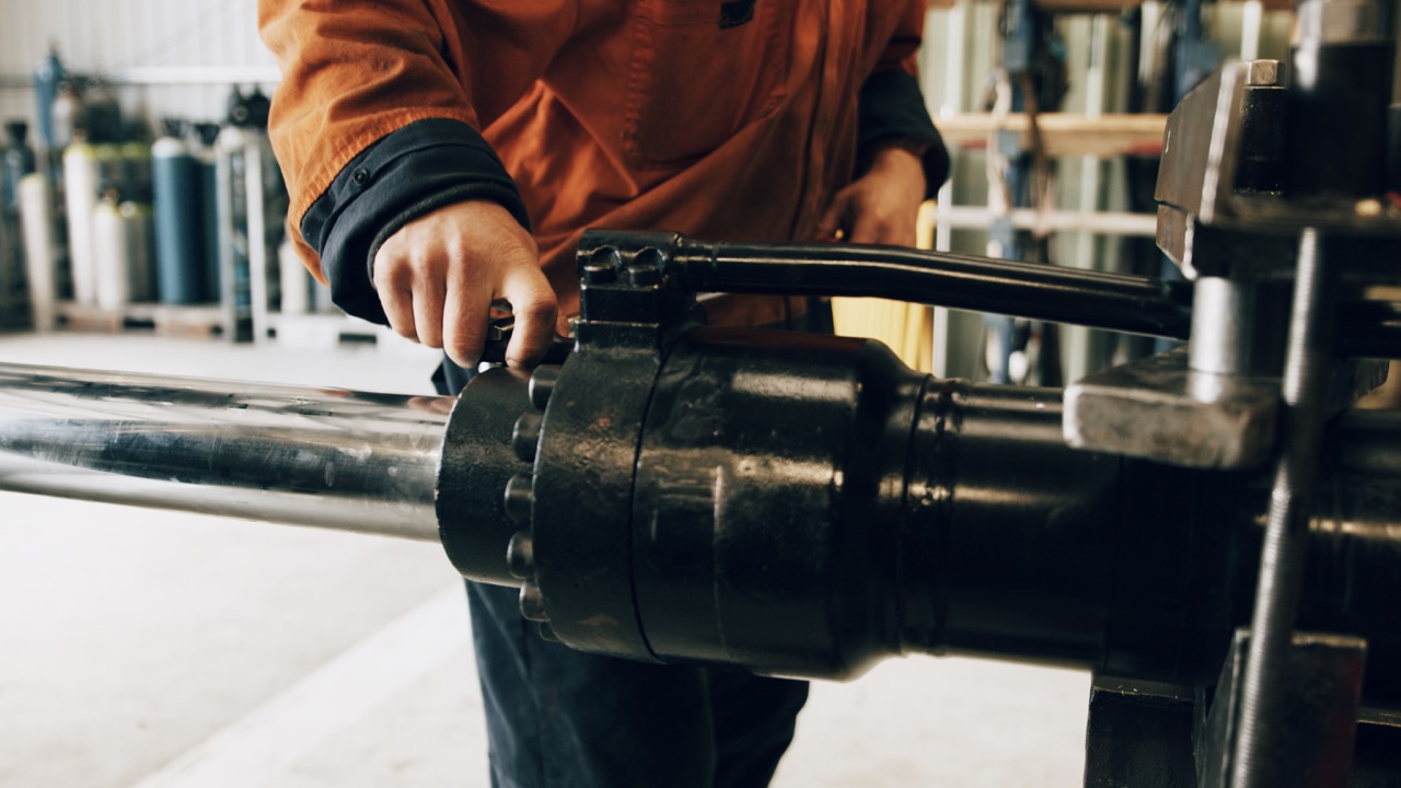 Hydraulic Cylinder Repairs Services ADP Hydraulics
